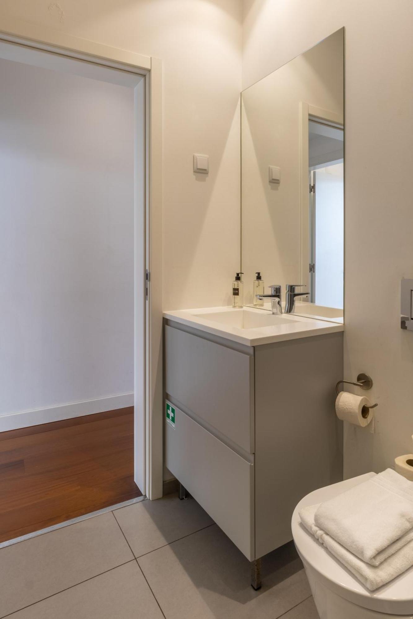 Apartamento Modern 3br, Terrace, Ac/heating & Self Check-in *