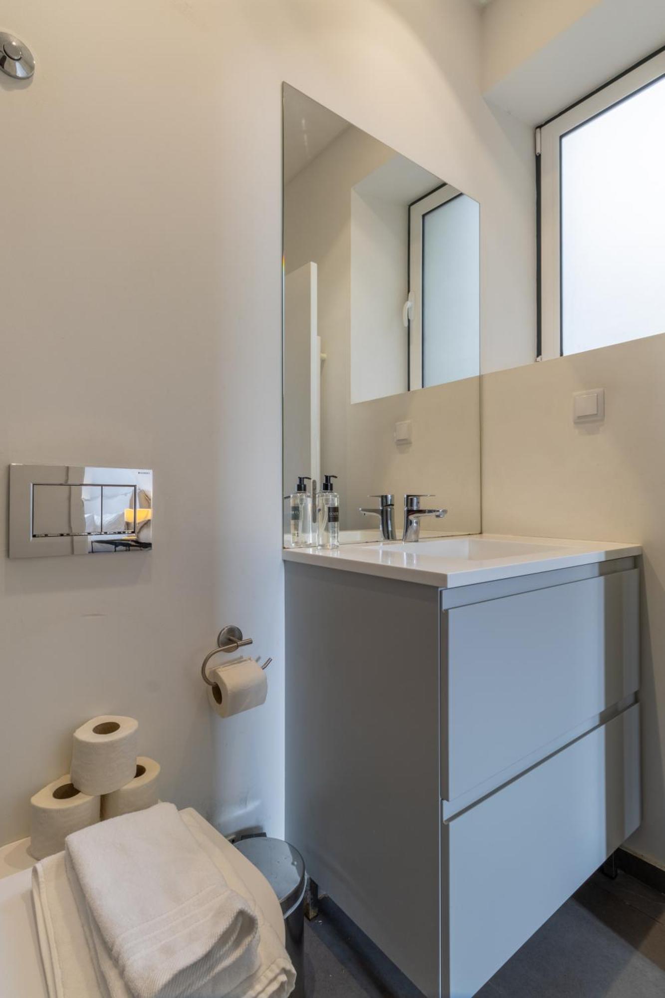 Apartamento Modern 3br, Terrace, Ac/heating & Self Check-in