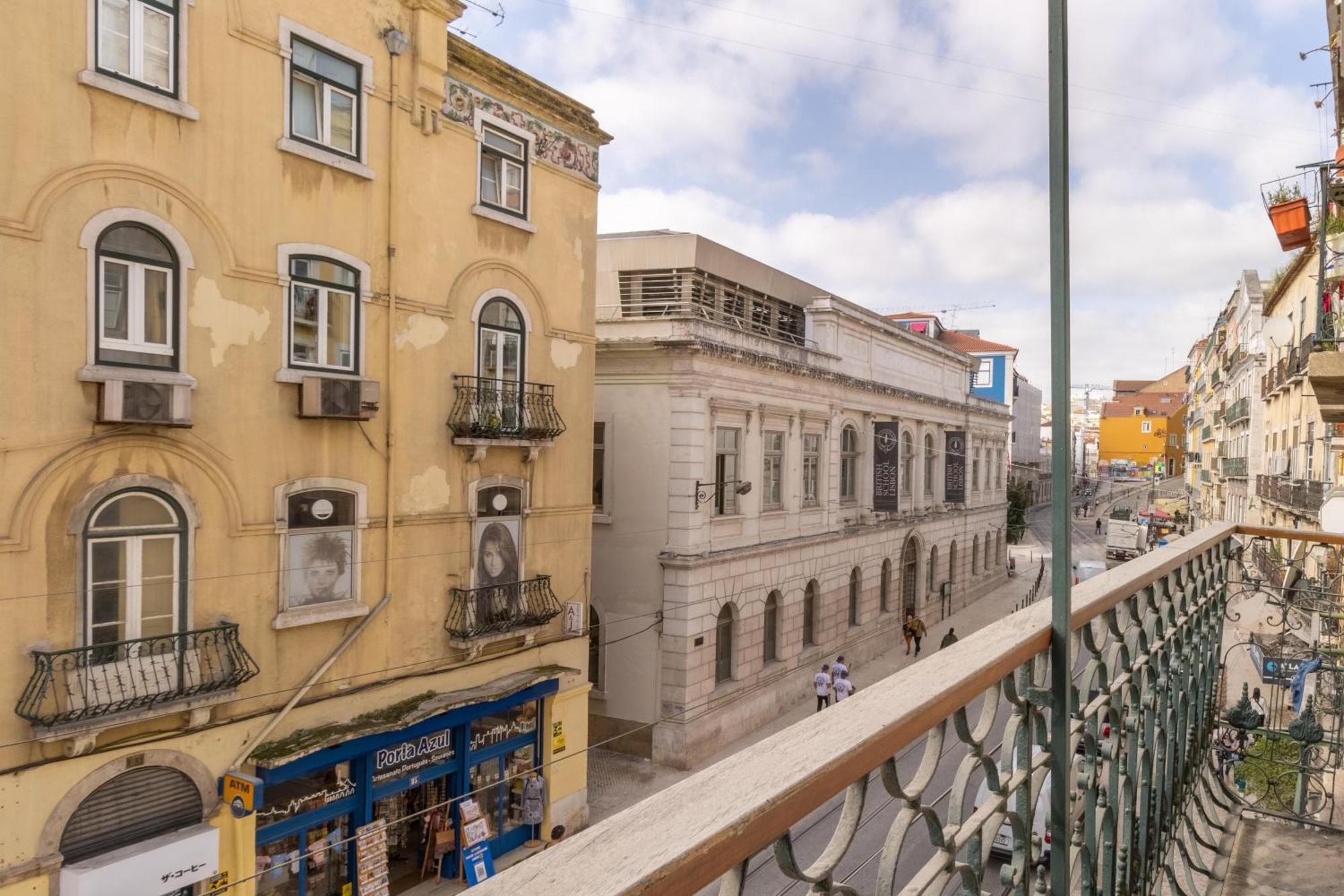 Modern 3br, Terrace, Ac/heating & Self Check-in Apartamento