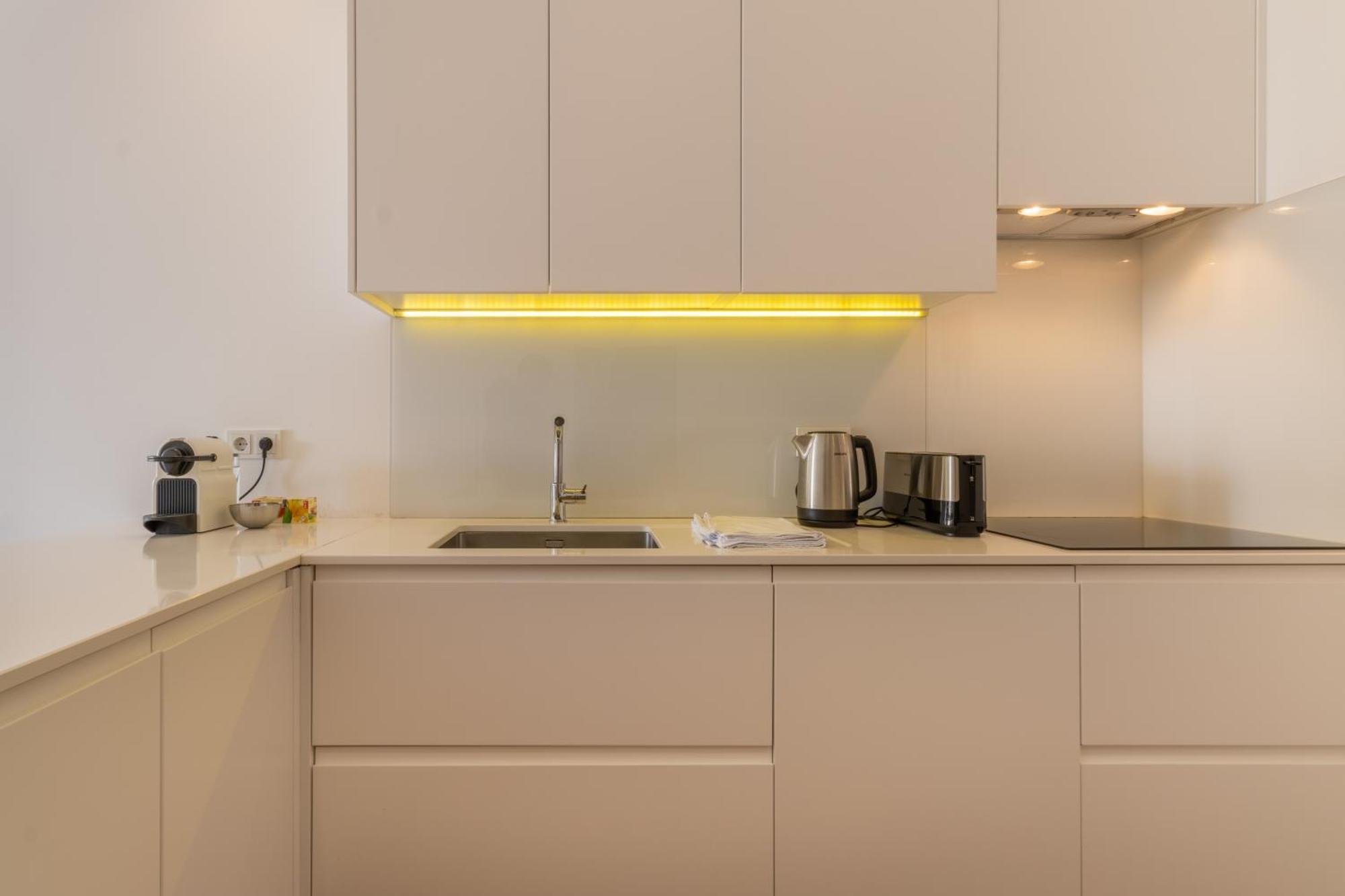 Modern 3br, Terrace, Ac/heating & Self Check-in Appartement