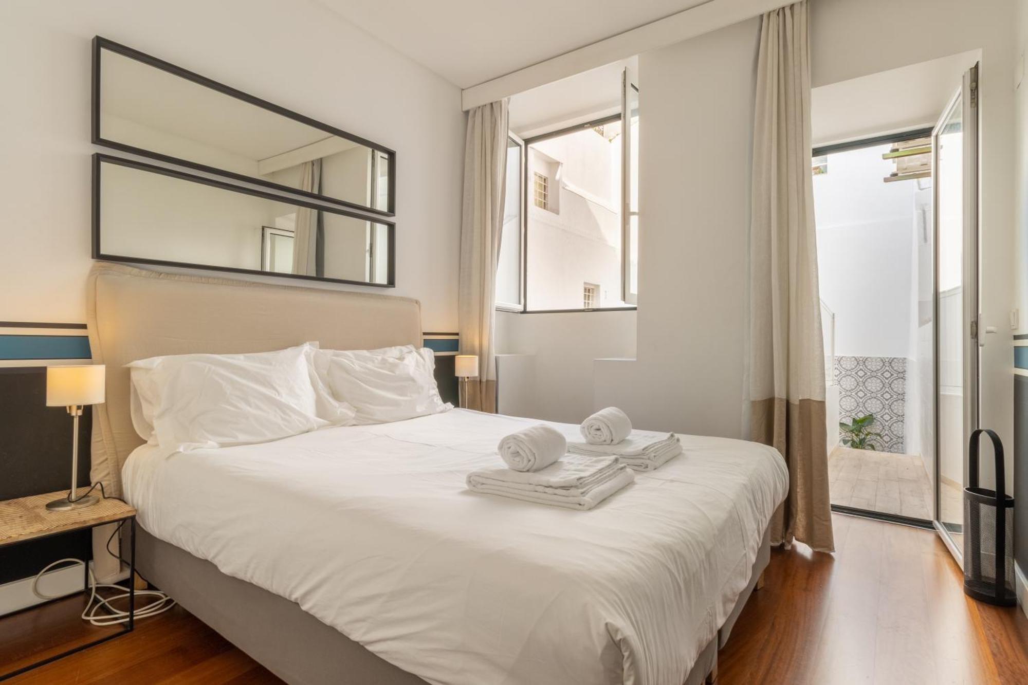Modern 3br, Terrace, Ac/heating & Self Check-in Appartement